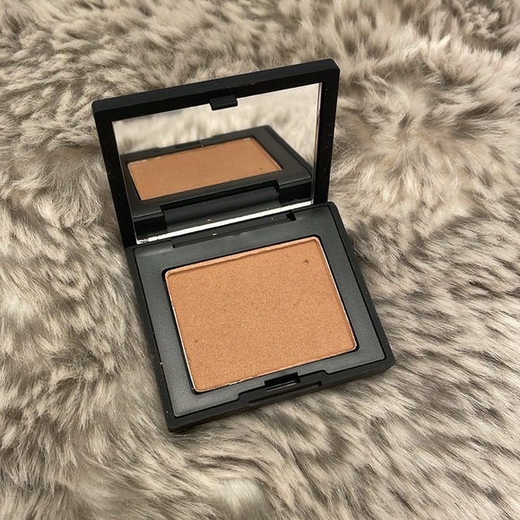 NARS single shade eyeshadow - Picture 2 of 2